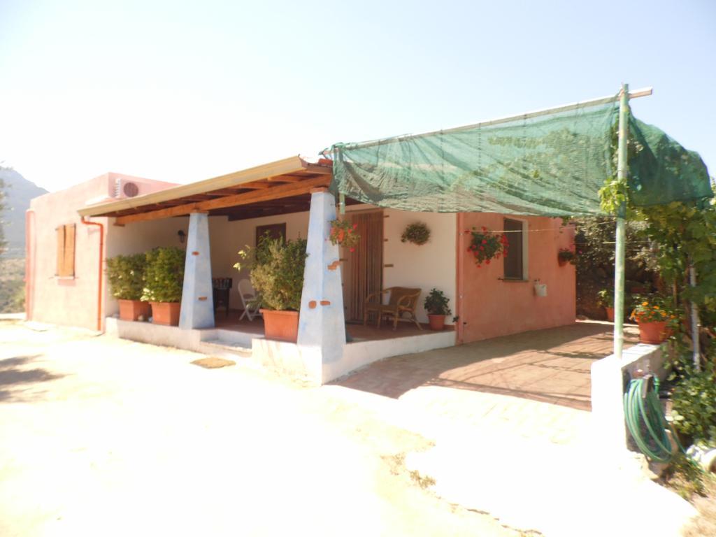 Villa L'Oleandro Oliena Exterior photo
