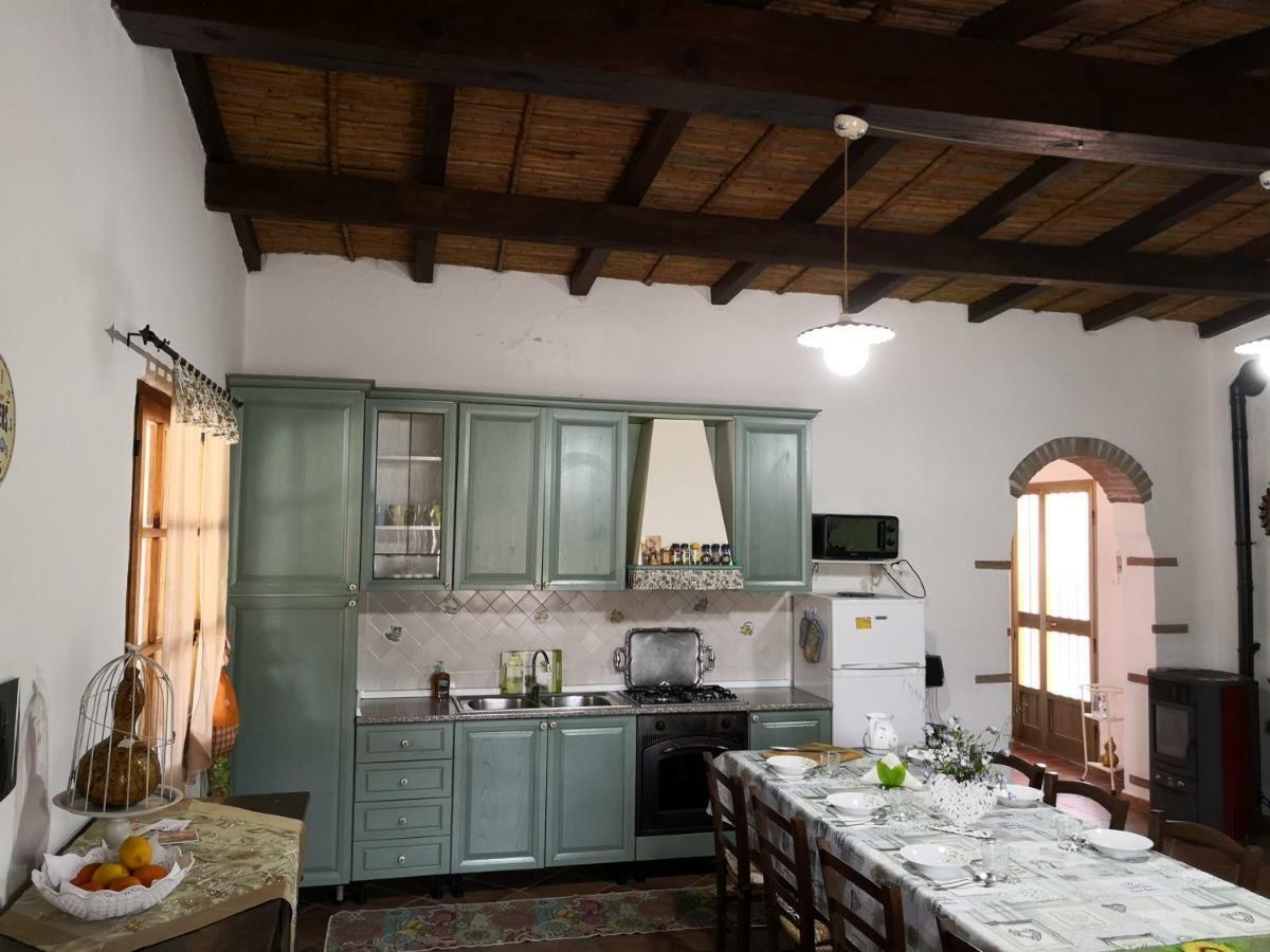 Villa L'Oleandro Oliena Exterior photo